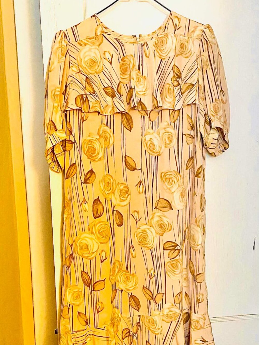 Lovely soft pink & beige flower ruffled Hanae Mori
